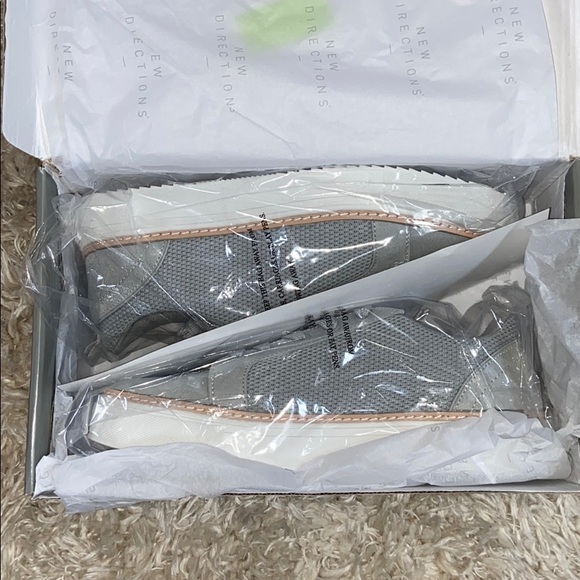 Light grey shoes - Picture 4 of 5